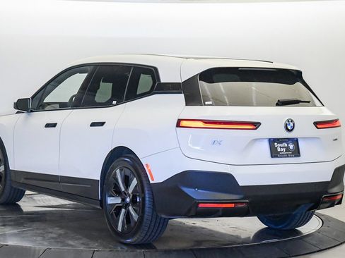 Used 2024 BMW iX xDrive50 w/ Premium Package AWD/4WD image 2