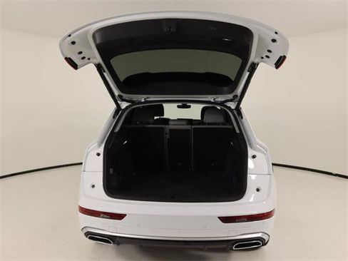 Used 2022 Audi Q5 2.0T Premium w/ Convenience Package AWD/4WD image 22