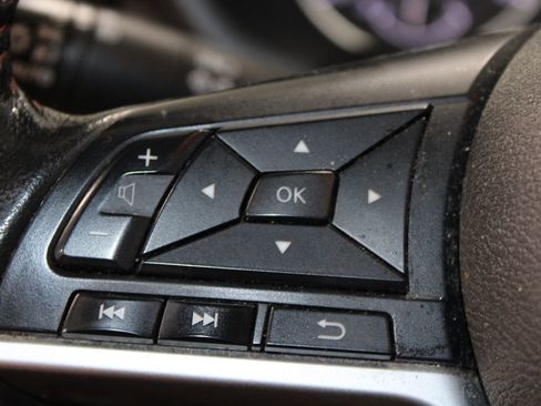 Used 2021 Nissan Sentra SR w/ SR Premium Package image 21