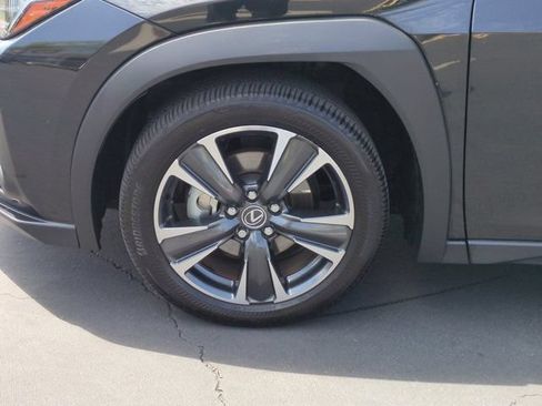 Used 2025 Lexus UX 300h FWD w/ Accessory Package (Z2) image 9