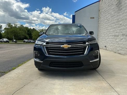 Used 2023 Chevrolet Traverse LT FWD image 6