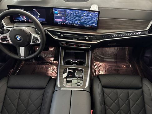 Used 2025 BMW X7 xDrive40i w/ M Sport Package AWD/4WD image 14
