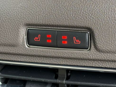 Used 2022 Lincoln Corsair Reserve w/ Equipment Group 201A image 16