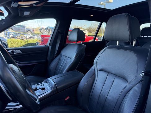 Used 2019 BMW X7 xDrive50i w/ M Sport Package image 16