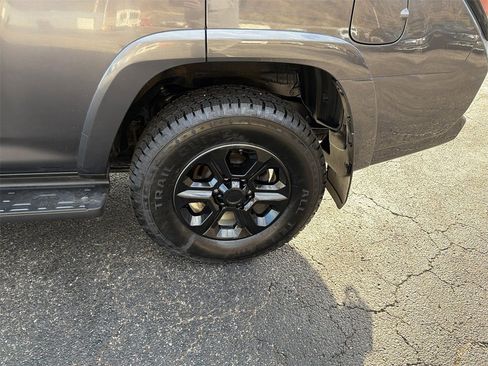 Used 2019 Toyota 4Runner SR5 image 7