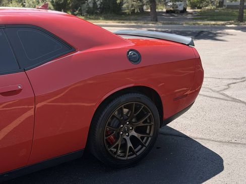 Used 2016 Dodge Challenger SRT Hellcat RWD image 4
