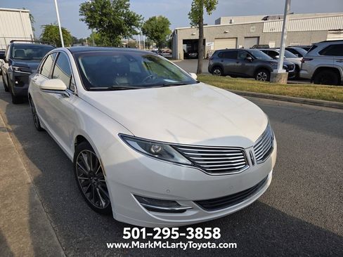 Used 2013 Lincoln MKZ FWD image 2
