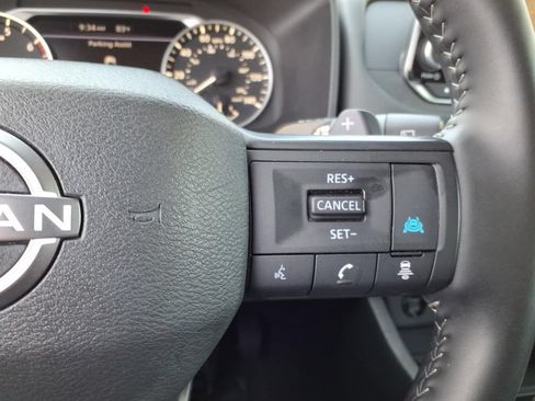 Certified 2025 Nissan Rogue SV FWD image 14