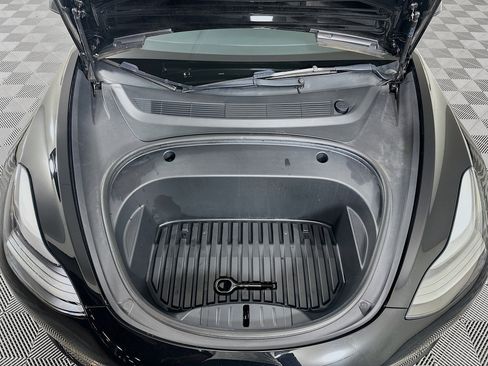 Used 2023 Tesla Model 3 Standard Range image 32