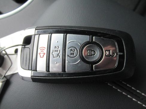 Used 2025 Ford Mustang GT RWD image 33