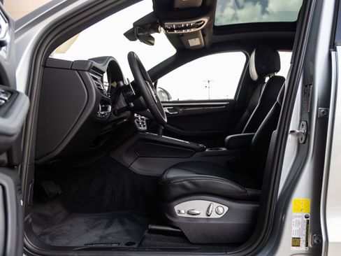 Certified 2026 Porsche Macan AWD/4WD image 26