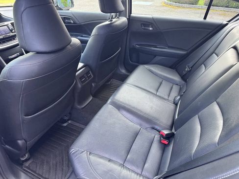 Used 2015 Honda Accord EX-L image 17