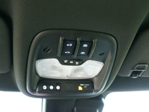 Used 2025 Chevrolet TrailBlazer RS w/ Convenience Package image 21