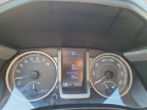 Used 2017 Toyota Tacoma SR5 w/ Tow Package RWD image 14
