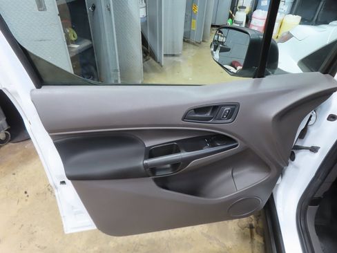 Used 2019 Ford Transit Connect XL image 25