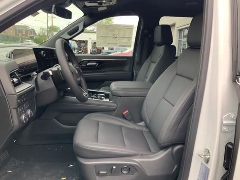 New 2026 Chevrolet Suburban LT AWD/4WD image 10