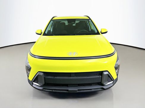 Used 2024 Hyundai Kona SEL FWD image 2