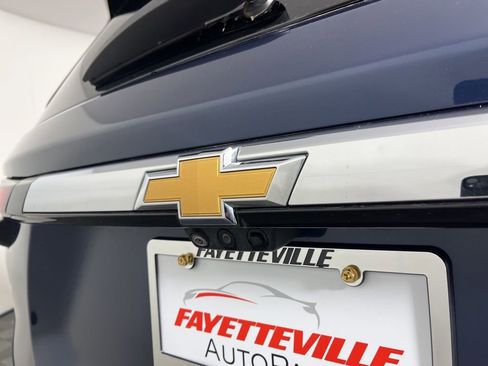 Used 2023 Chevrolet Traverse LT w/ Rear Camera Mirror Package AWD/4WD image 14