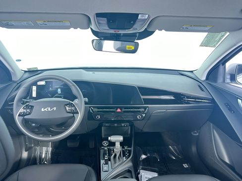 New 2025 Kia Niro SX image 30