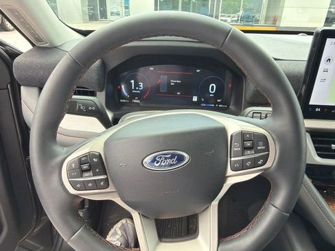 Used 2026 Ford Explorer Active RWD image 12