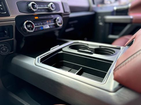 Used 2022 Ford F450 Platinum w/ FX4 Off-Road Package image 28