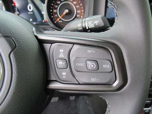 Used 2026 Jeep Gladiator Mojave AWD/4WD image 26