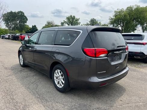 Used 2018 Chrysler Pacifica LX FWD image 7
