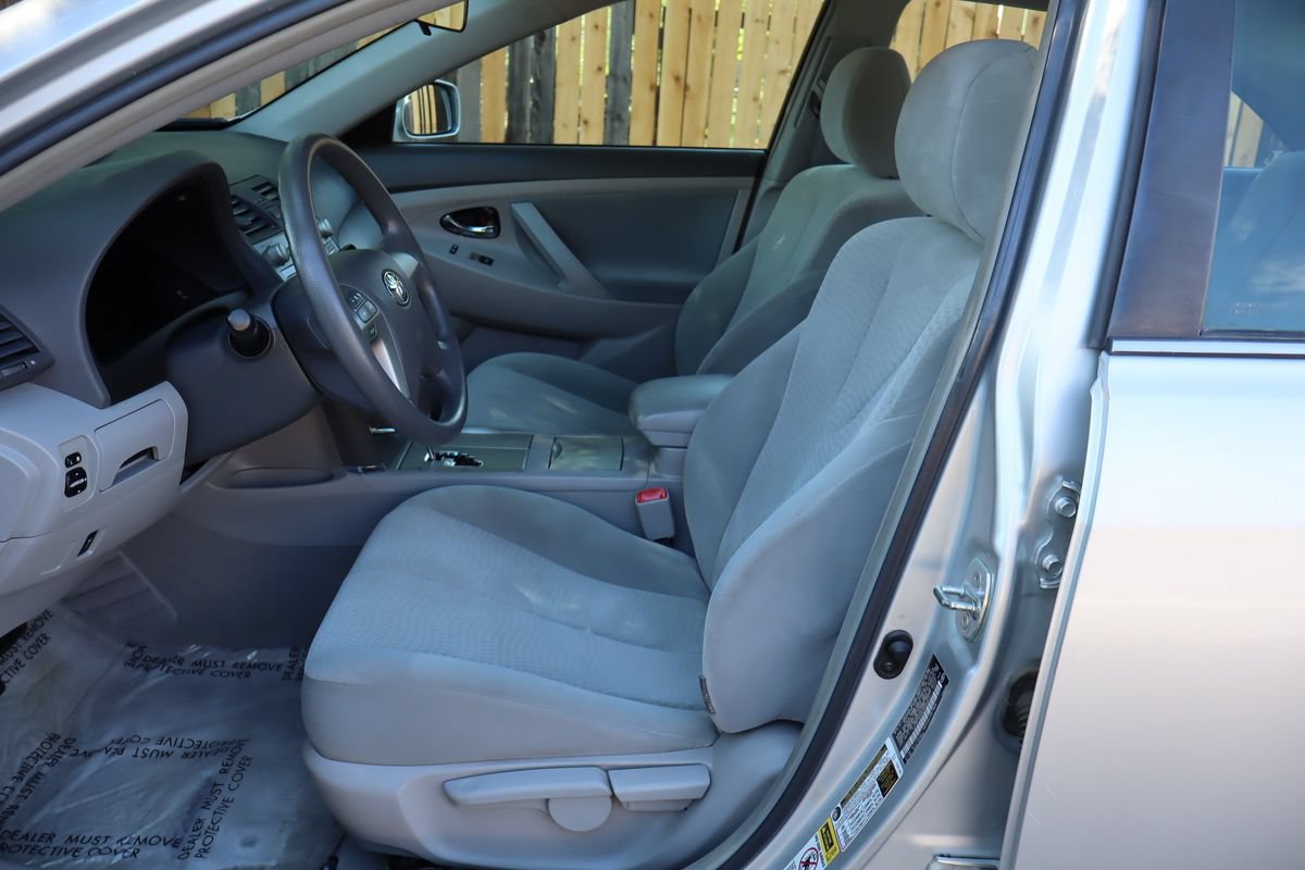 Used 2010 Toyota Camry FWD image 19