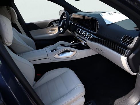 New 2026 Mercedes-Benz GLS 450 4MATIC image 12