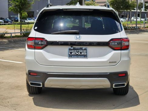 Used 2025 Honda Pilot Touring image 6