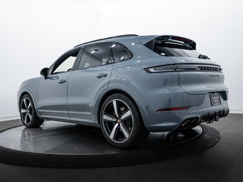 New 2025 Porsche Cayenne GTS image 3