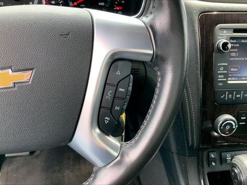 Used 2017 Chevrolet Traverse LT w/ Style and Technology Package FWD image 18