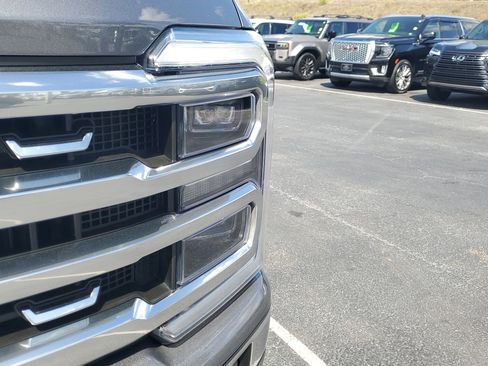 Certified 2023 Ford F250 Platinum image 3