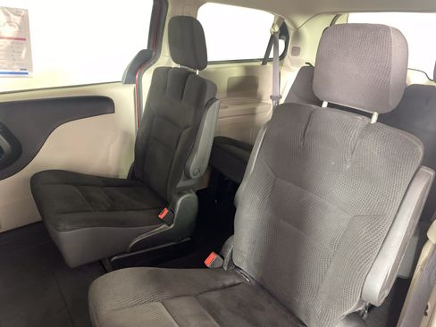 Used 2019 Dodge Grand Caravan SE w/ UConnect Hands-Free Group FWD image 29