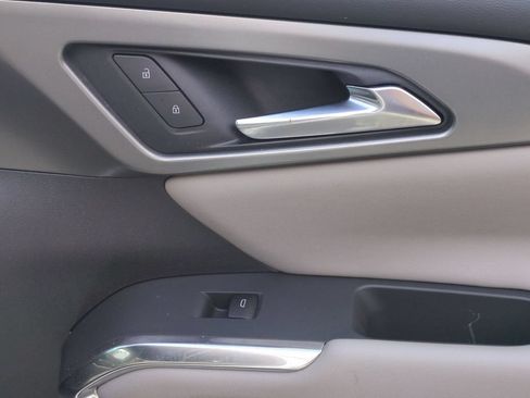 Used 2026 Chevrolet Traverse LT w/ Driver Confidence Package FWD image 31