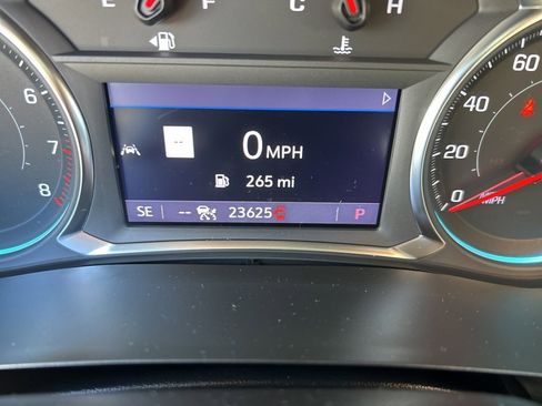 Used 2023 Chevrolet Traverse RS image 41