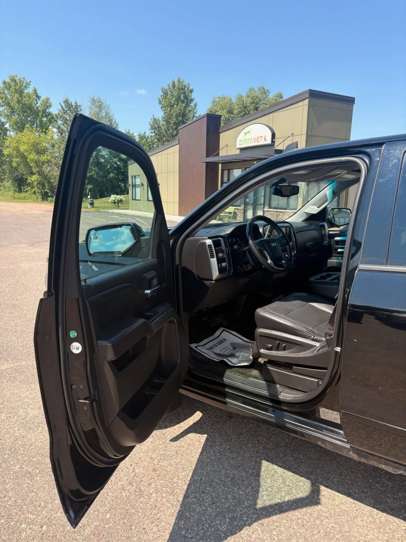 Used 2017 Chevrolet Silverado 1500 LT w/ All Star Edition AWD/4WD image 9
