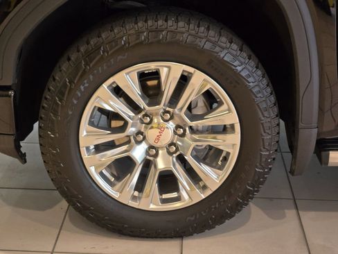 Used 2024 GMC Sierra 1500 Denali AWD/4WD image 10