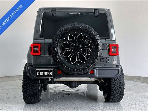 Used 2022 Jeep Wrangler Unlimited Sahara image 7