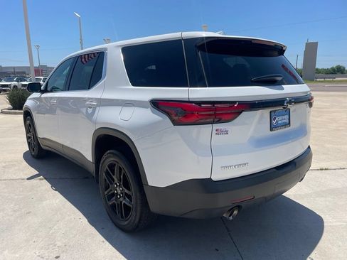 Used 2022 Chevrolet Traverse LS w/ LPO, Blackout Package FWD image 5