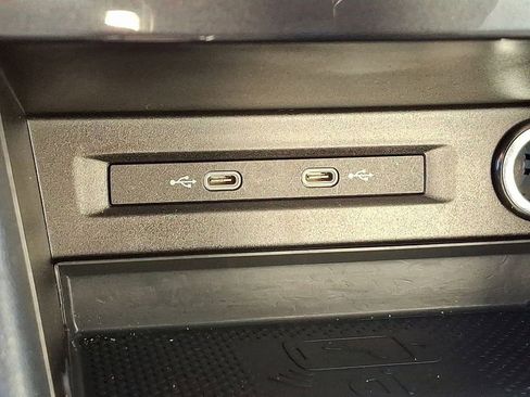 Used 2021 Volkswagen Tiguan SE R-Line image 29