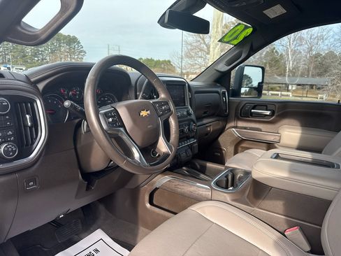 Used 2020 Chevrolet Silverado 2500 LTZ w/ LTZ Texas Edition image 12