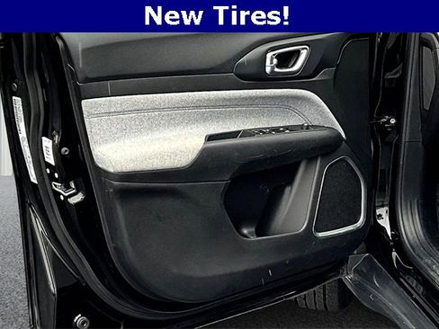 Used 2024 Jeep Compass Latitude image 20