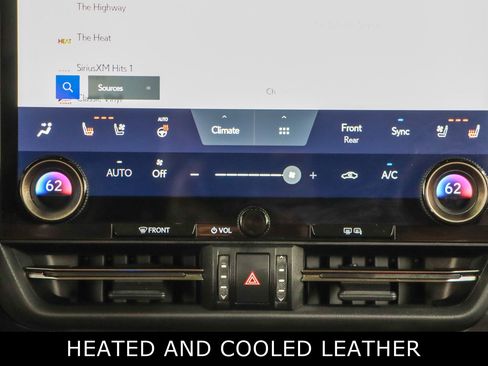 Used 2025 Lexus GX 550 w/ Accessory Package (Z1) image 21