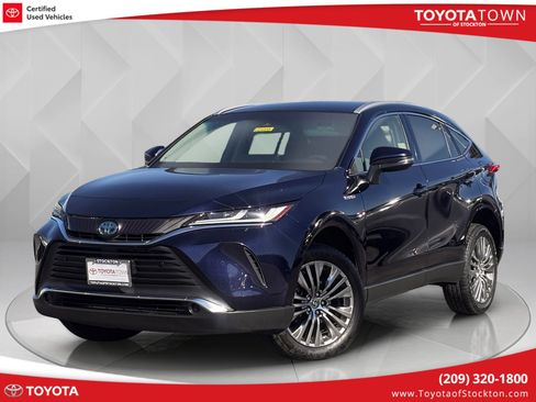 Certified 2021 Toyota Venza XLE image 1