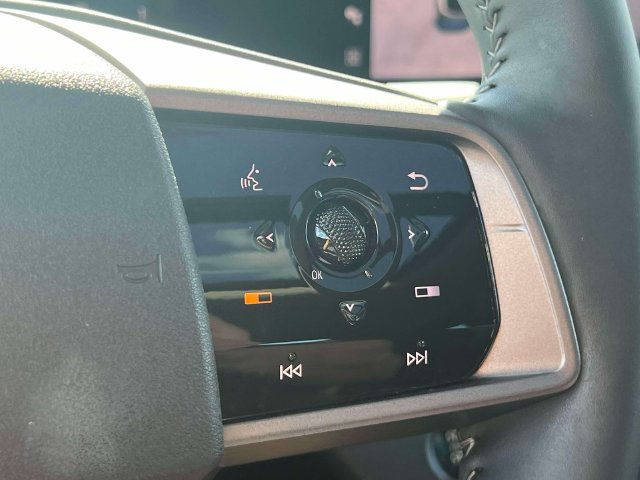 Certified 2025 Nissan Murano SL w/ Cargo Package AWD/4WD image 23