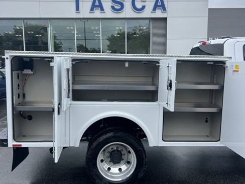 New 2025 Ford F450 XLT w/ XLT Value Package image 14