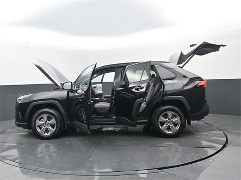 Used 2025 Toyota RAV4 XLE image 33