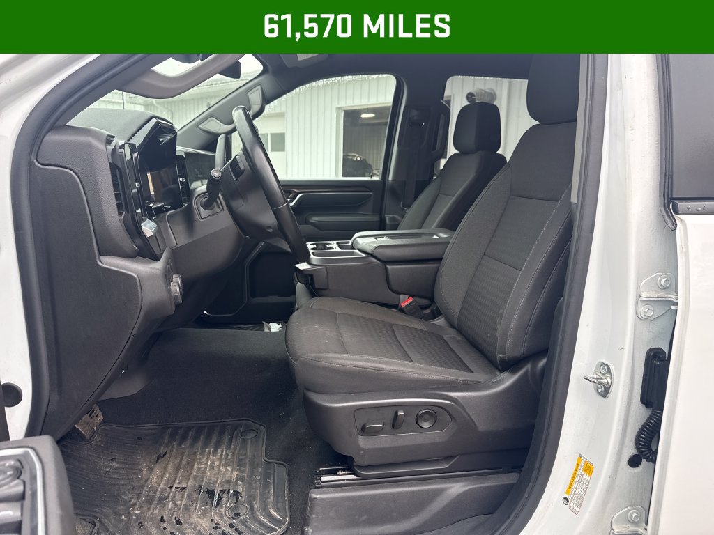 Used 2025 Chevrolet Silverado 2500 LT w/ Convenience Package AWD/4WD image 4