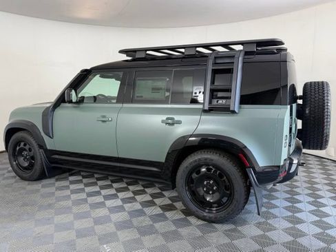 New 2026 Land Rover Defender 110 AWD/4WD image 4